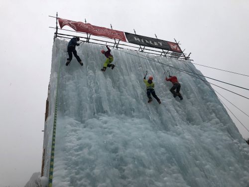 長岡健一のアイスクライミング講習会in岩根山荘